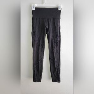 Black lulu lemon leggings with mesh